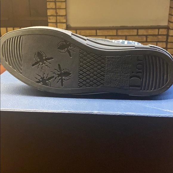 They’re not my size they’re too BIG size is 9.5! - Picture 4 of 10